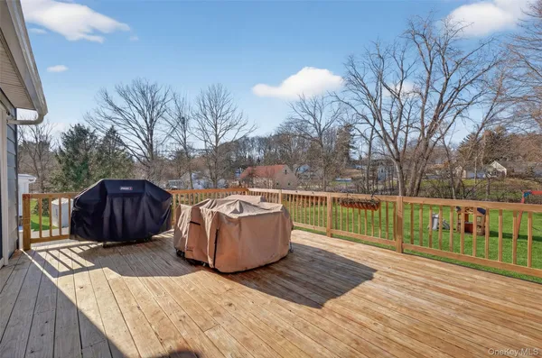 $499,900 | 15 Laffin Lane, Poughkeepsie, NY 12603
