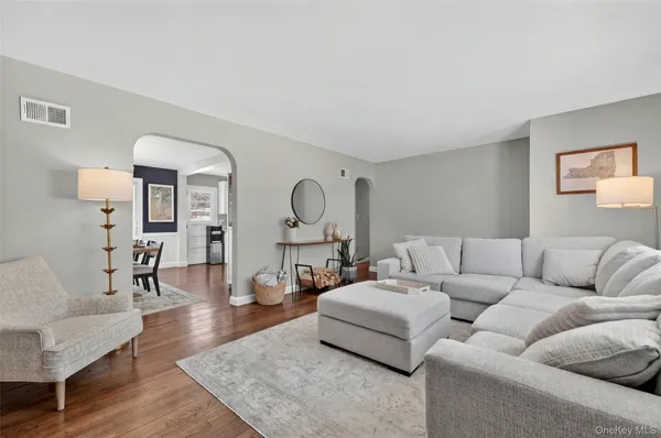 $499,900 | 15 Laffin Lane, Poughkeepsie, NY 12603