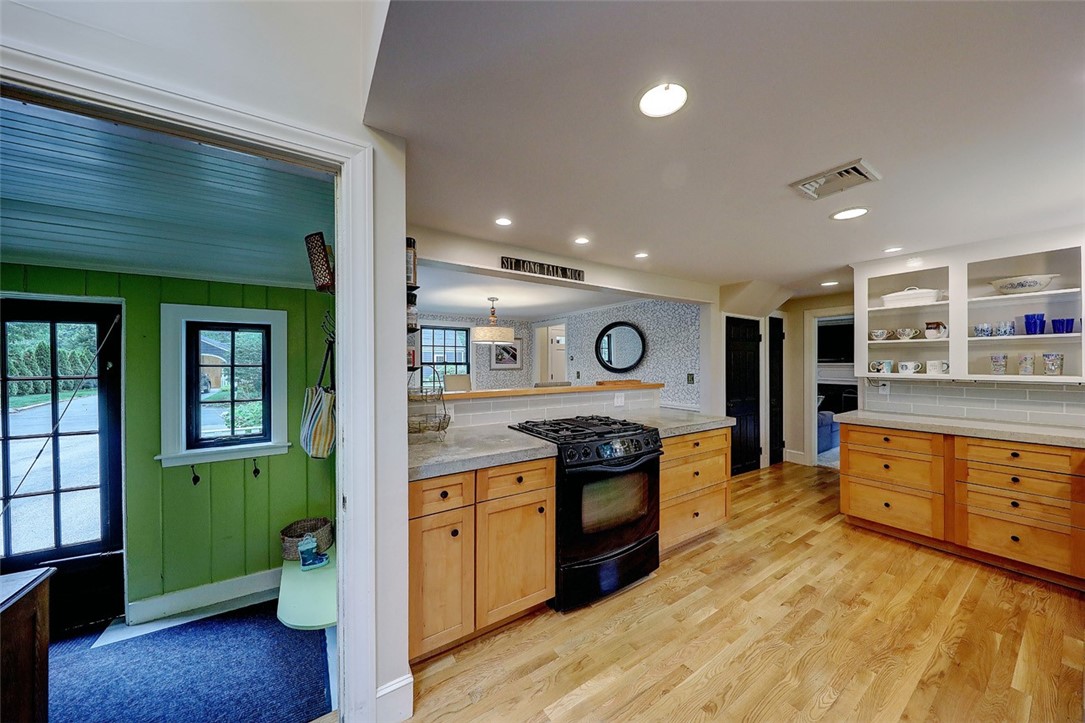 19 Humphreys Road Barrington, RI 02806 - Photo 27 of 47 Gallery Image 27
