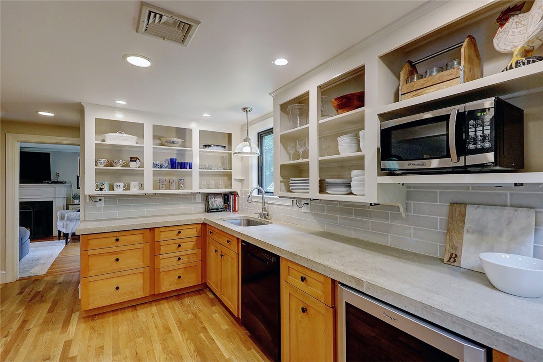 19 Humphreys Road Barrington, RI 02806 - Photo 29 of 47 Gallery Image 29