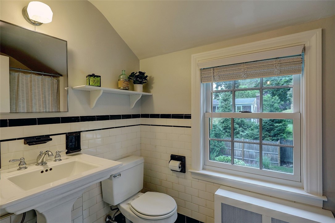 19 Humphreys Road Barrington, RI 02806 - Photo 41 of 47 Gallery Image 41