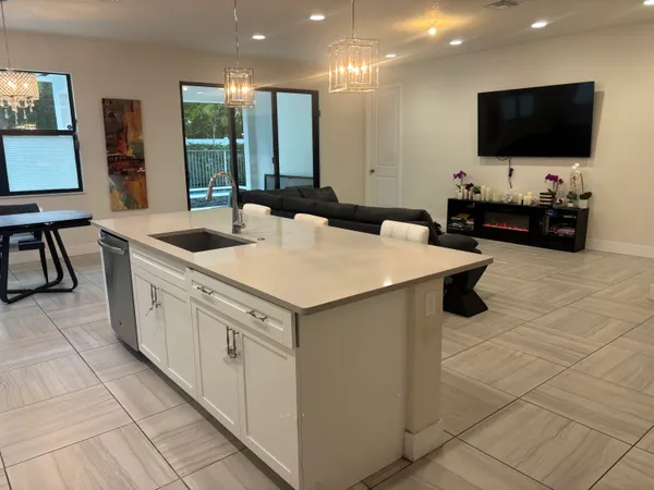 $874,900 | 7223 Stella Ln Lake, Lake Worth, FL 33463