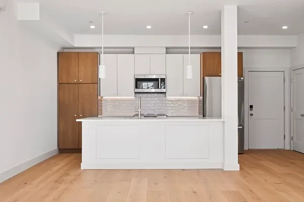 $699,000 | 105 Sea Street, Unit 105, Quincy, MA 02169