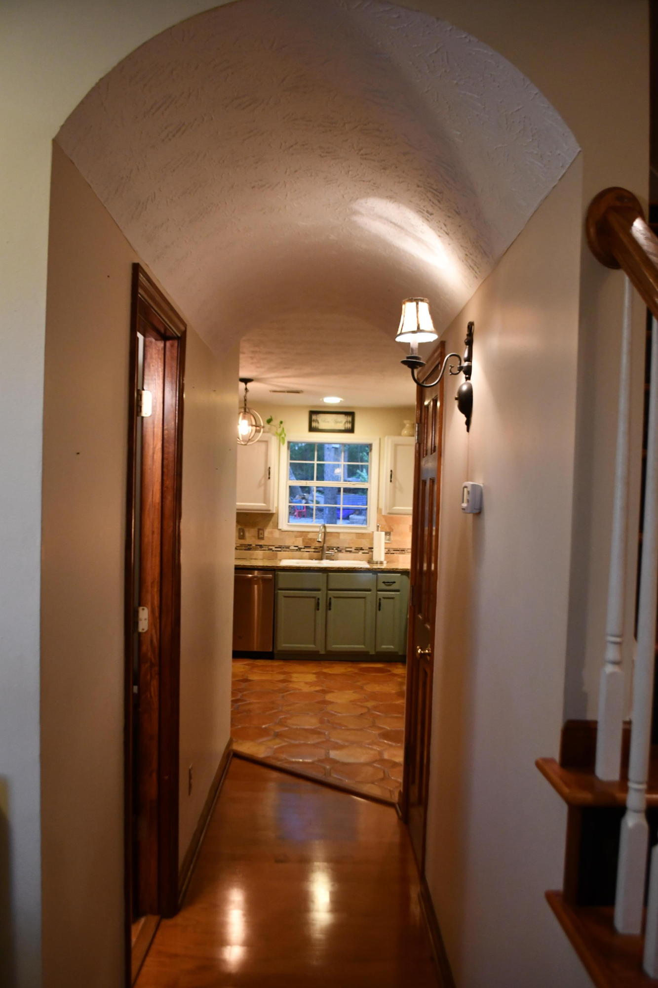 7512 Quarry Road Knoxville, TN 37938 - Photo 4 of 39 Arched Hallway