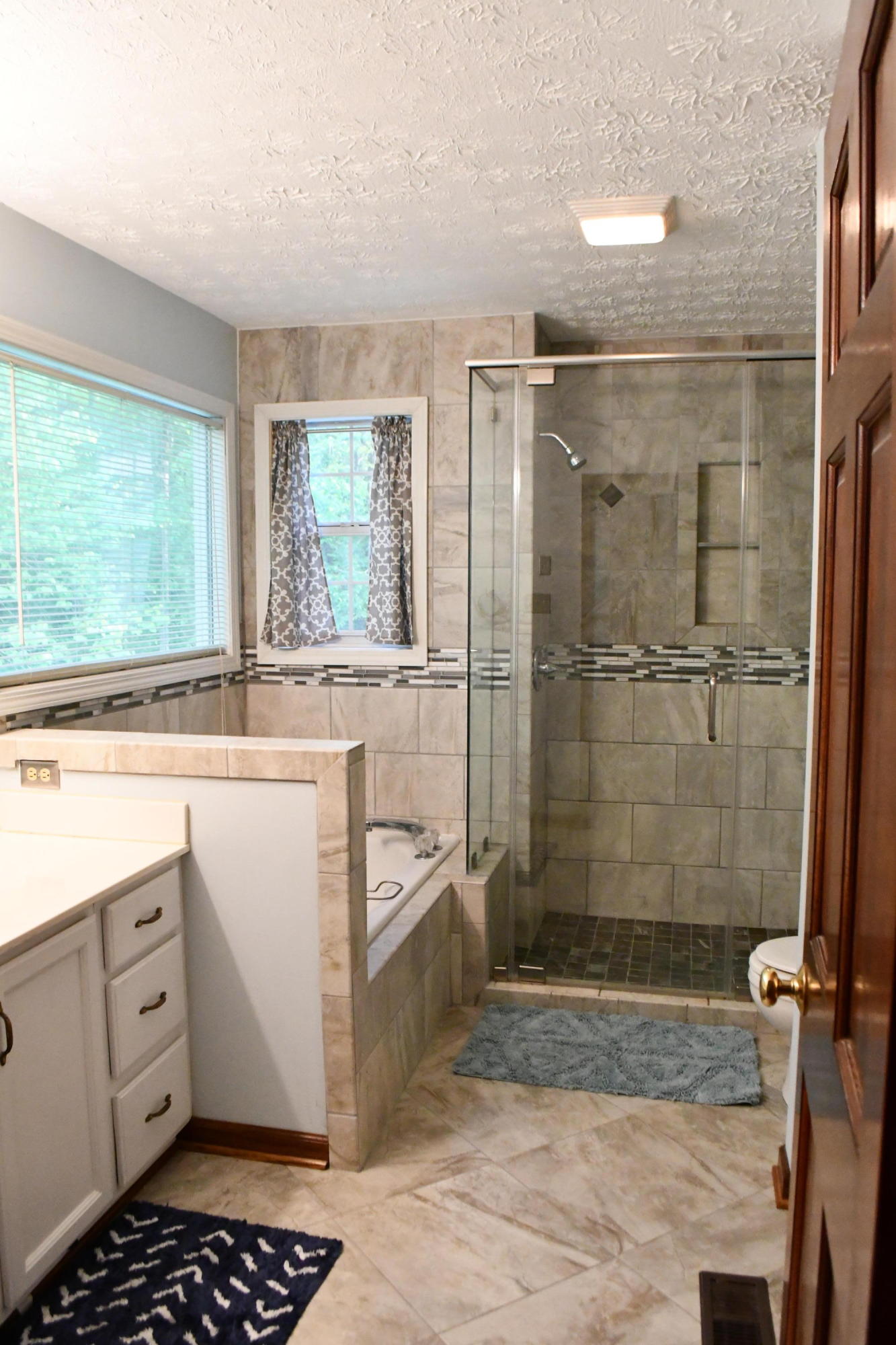 7512 Quarry Road Knoxville, TN 37938 - Photo 31 of 39 Master Bath