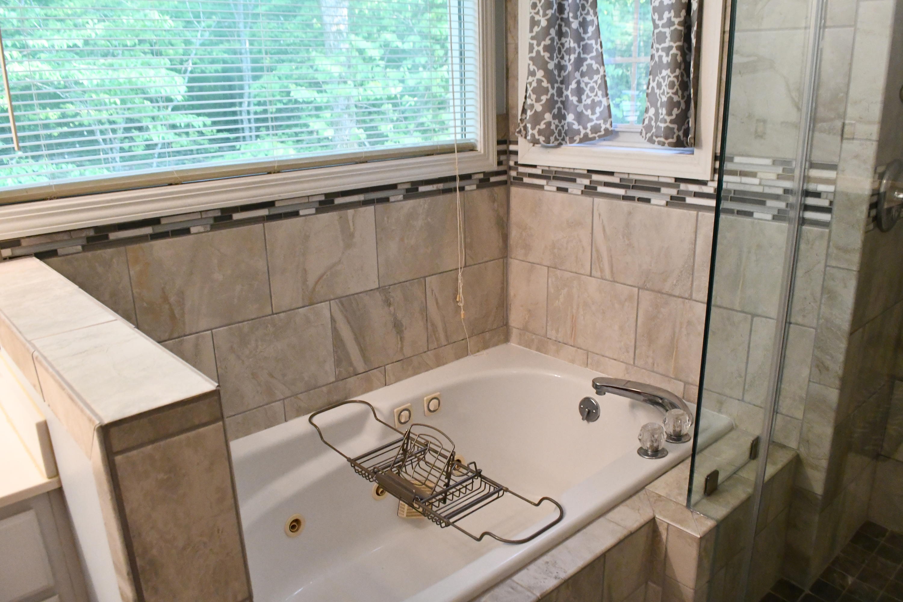 7512 Quarry Road Knoxville, TN 37938 - Photo 33 of 39 Master Bath