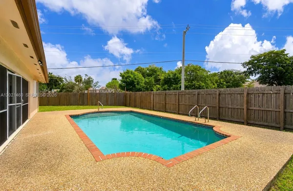 $584,999 | 850 Northwest 79th Avenue, Margate, FL 33063