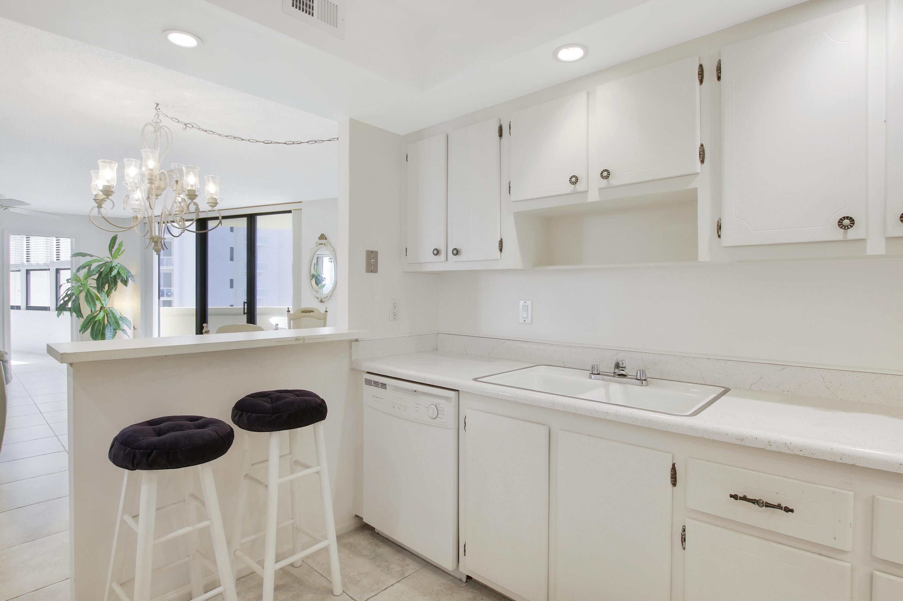 2800 North Ocean Drive, Unit B9A Riviera Beach, FL 33404 - Photo 22 of 41 House2-13
