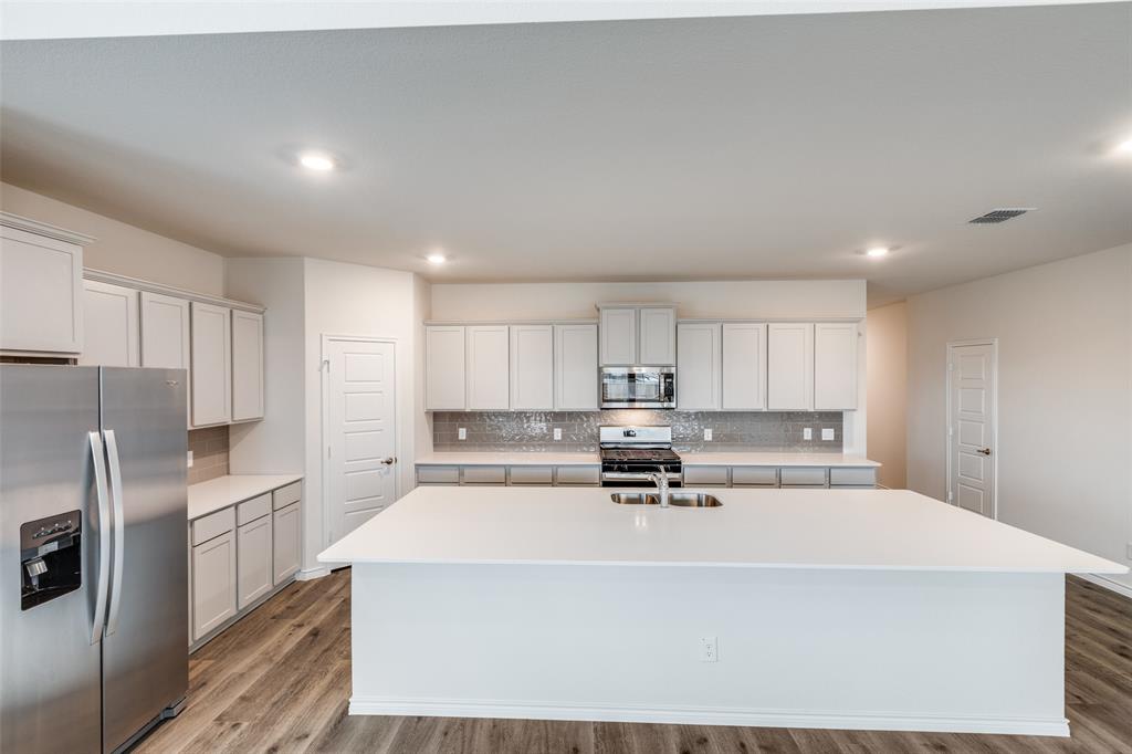 4041 Red Blf Street Pilot Point, TX 76258 - Photo 14 of 26