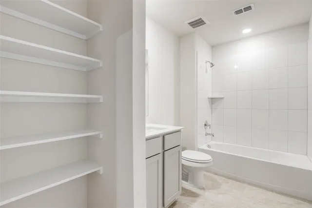 $2,895 | 4041 Red Blf Street, Pilot Point, TX 76258