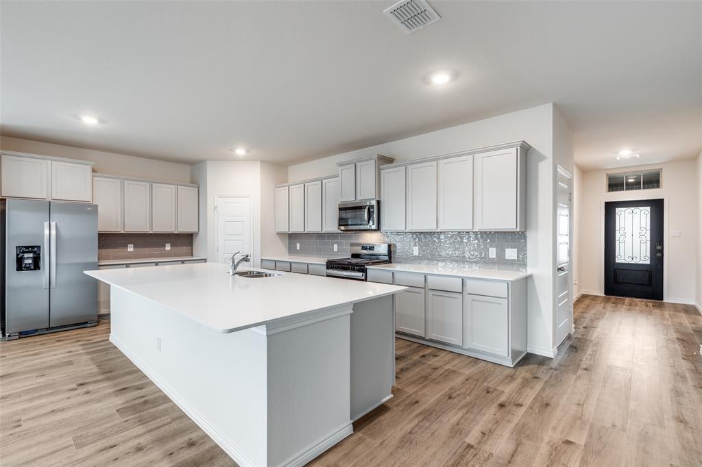 4041 Red Blf Street Pilot Point, TX 76258 - Photo 10 of 26