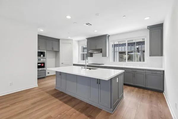 $1,249,990 | 2544 Thyme Way, Carlsbad, CA 92008