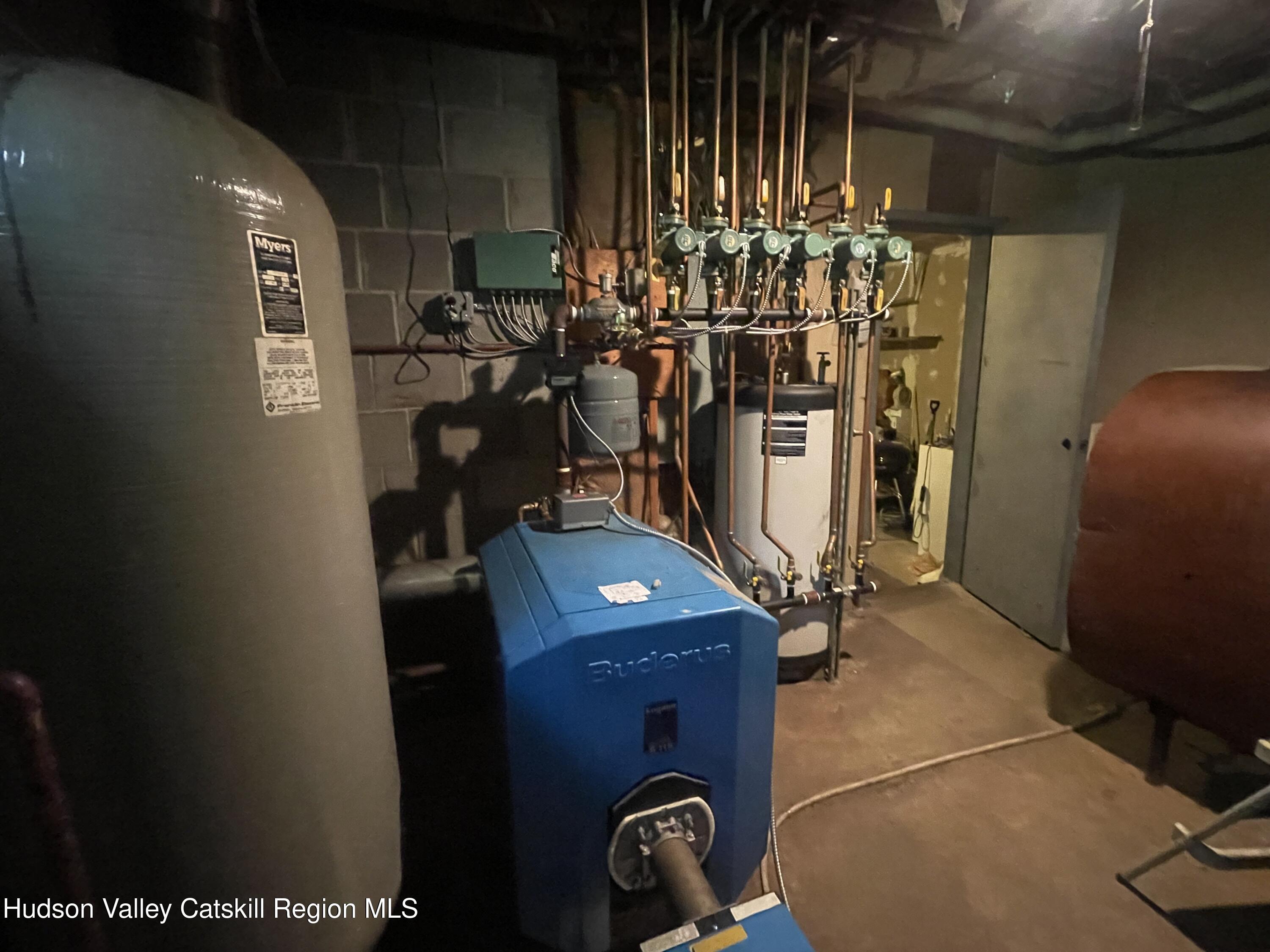 415 Old Road Windham, NY 12496 - Photo 32 of 32 a view of a room with gym equipment