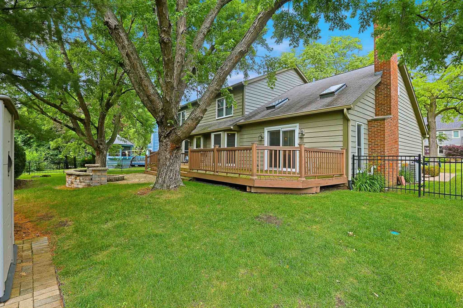 2528 Sun Valley Road Lisle, IL 60532 - Photo 51 of 65