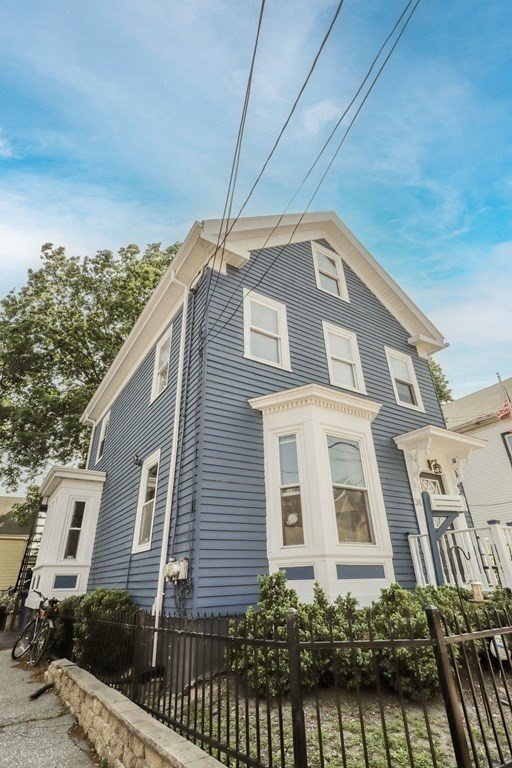 34 Everett Avenue, Unit 2 Somerville, MA 02145 - Photo 2 of 31