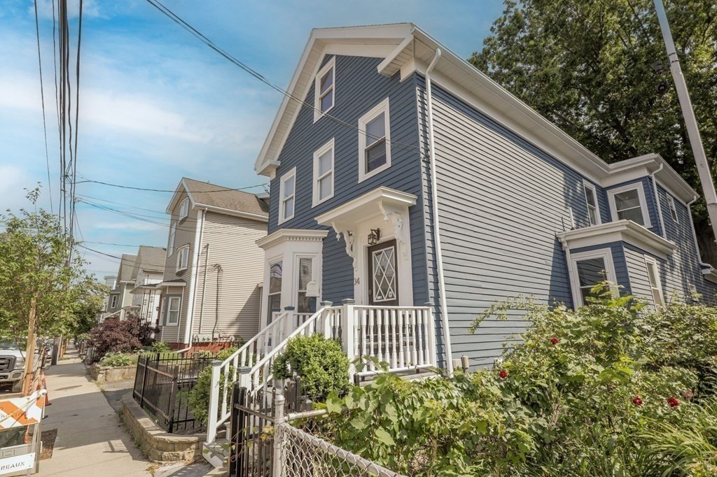 34 Everett Avenue, Unit 2 Somerville, MA 02145 - Photo 4 of 31