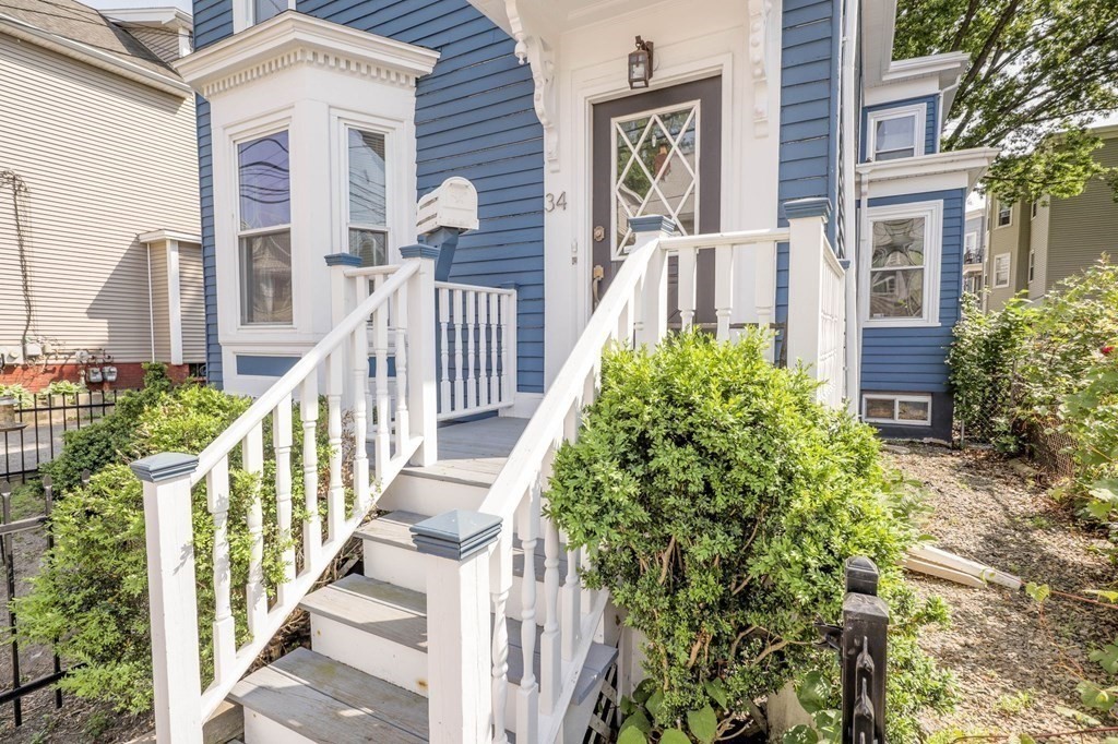34 Everett Avenue, Unit 2 Somerville, MA 02145 - Photo 5 of 31