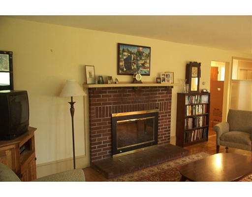 6 Highfield Road Hingham, MA 02043 - Photo 6 of 10 Gallery Image 6