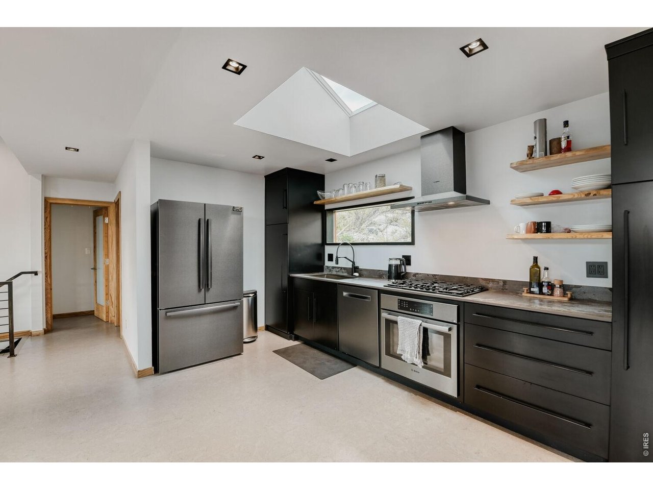 548 Coughlin Meadows Road Boulder, CO 80302 - Photo 10 of 38 Kitchen
