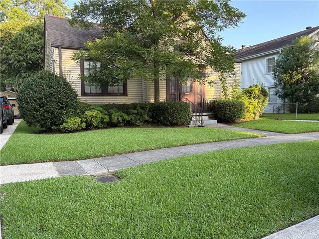 $580,000 | 214 Ridgewood Drive, Metairie, LA 70005