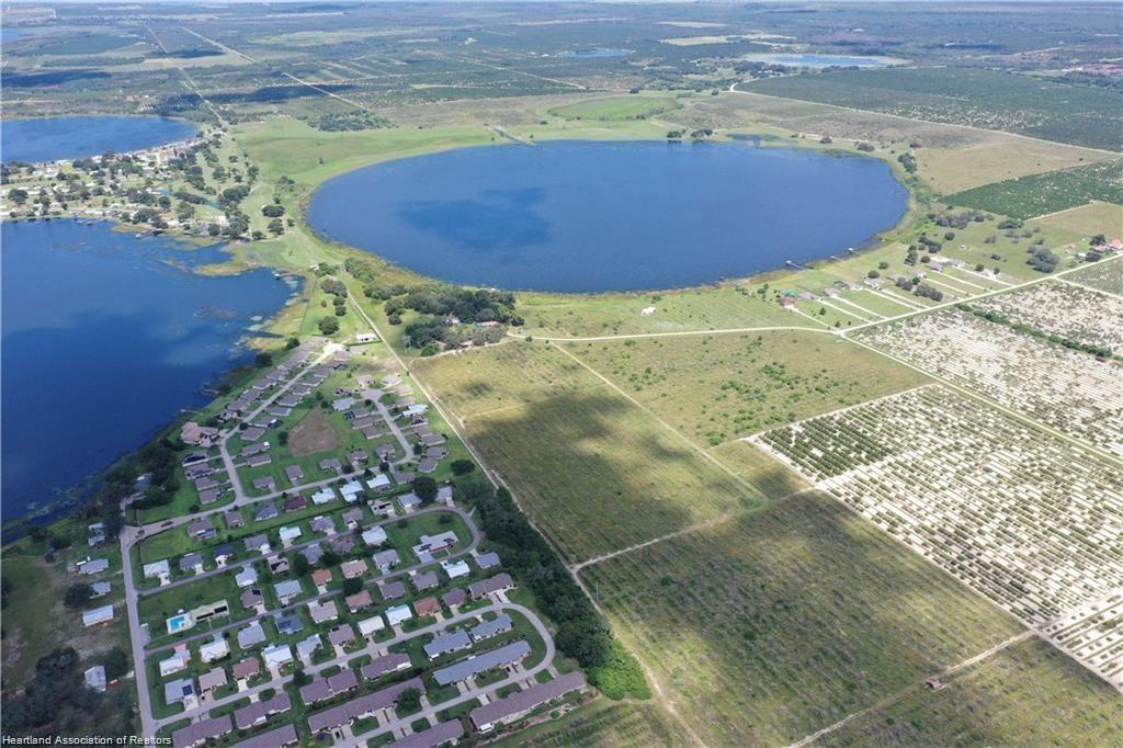 220 East Shockley Road Avon Park, FL 33825 - Photo 3 of 3 a view of a swimming pool