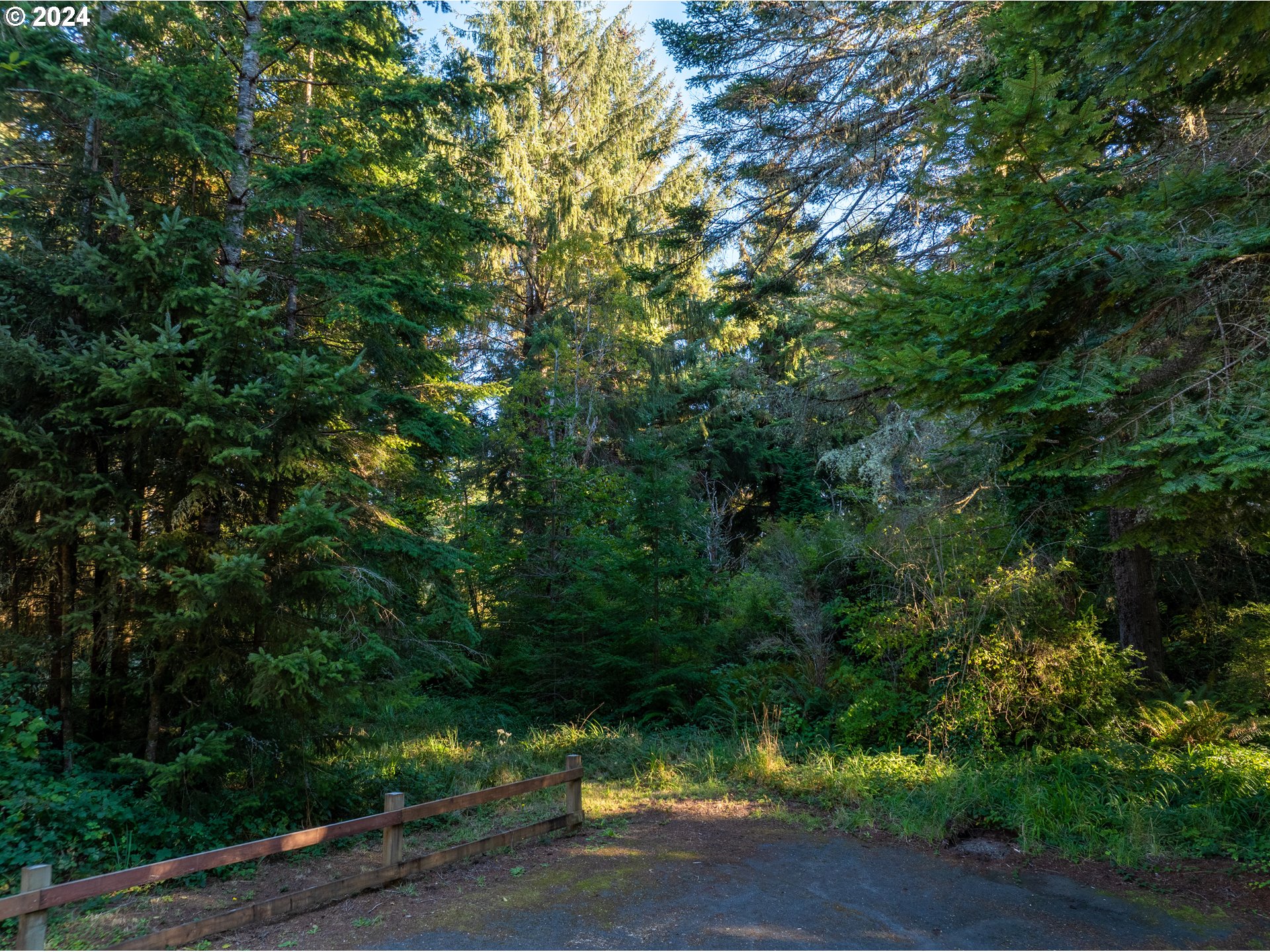9th Street Northeast, Unit 710 Bandon, OR 97411 - Photo 3 of 9