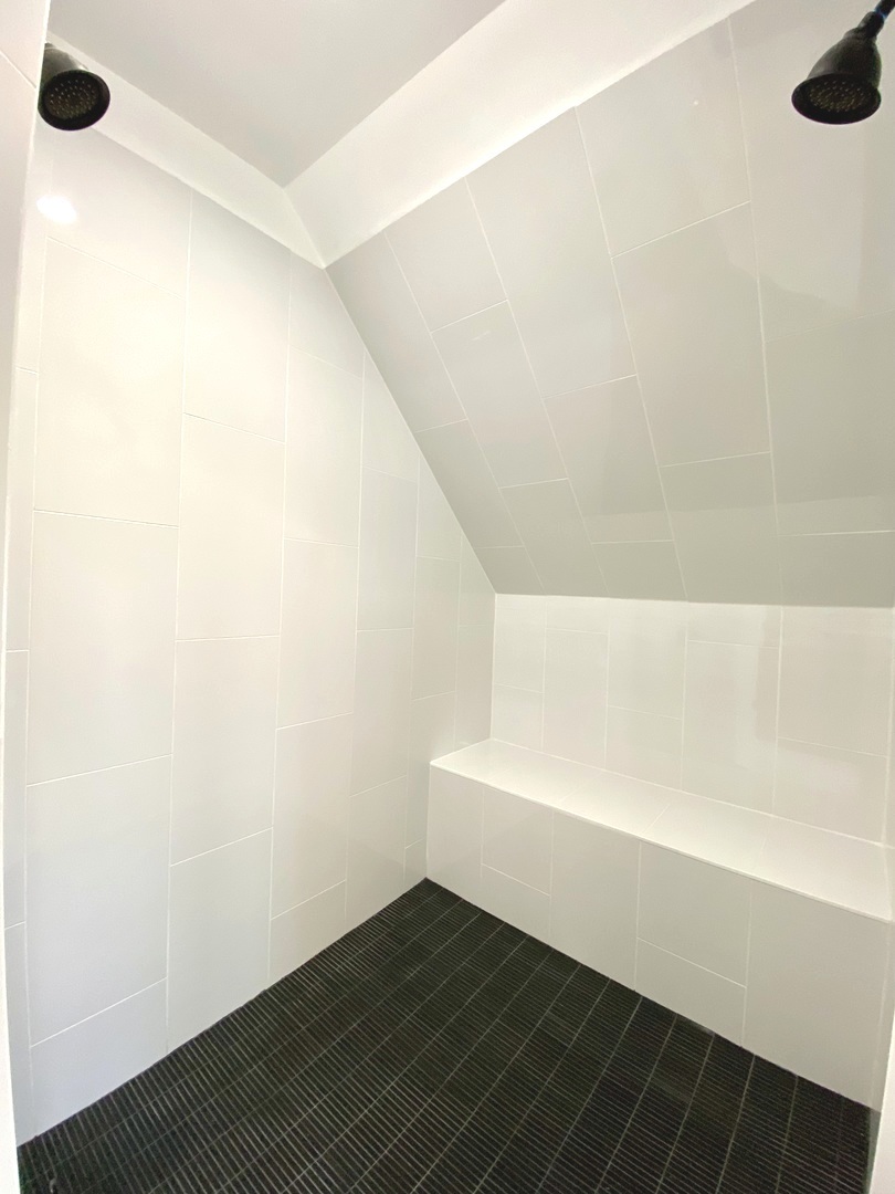 Undisclosed Address Chicago, IL 60619 - Photo 26 of 39 a bathroom with a bathtub