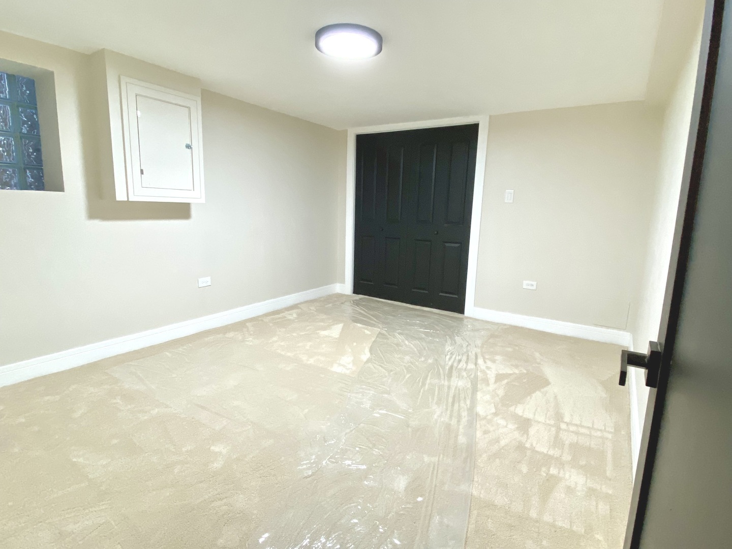 Undisclosed Address Chicago, IL 60619 - Photo 34 of 39 an empty room with windows