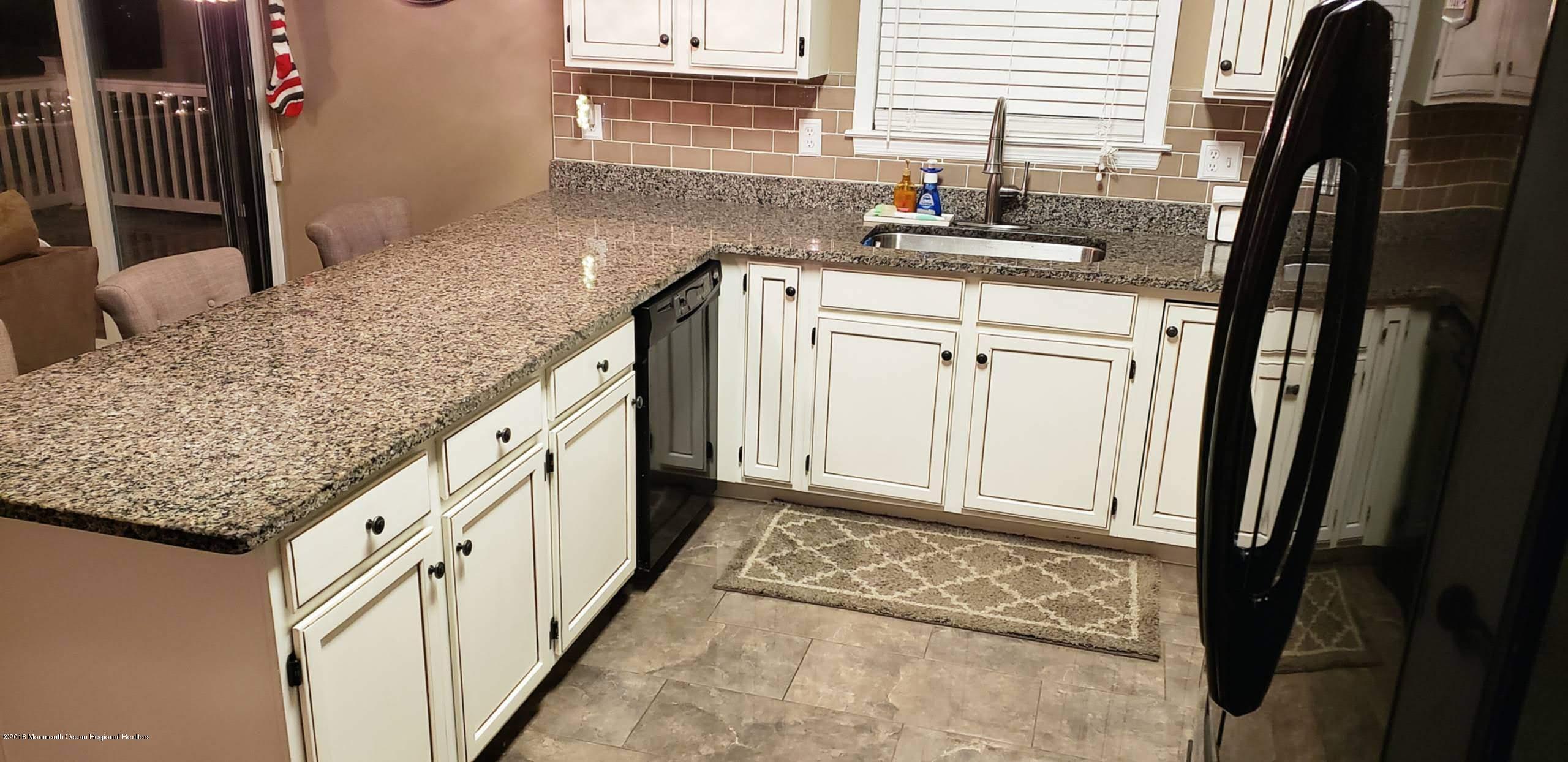 112 Ahoy Road Manahawkin, NJ 08050 - Photo 3 of 37 kitchen