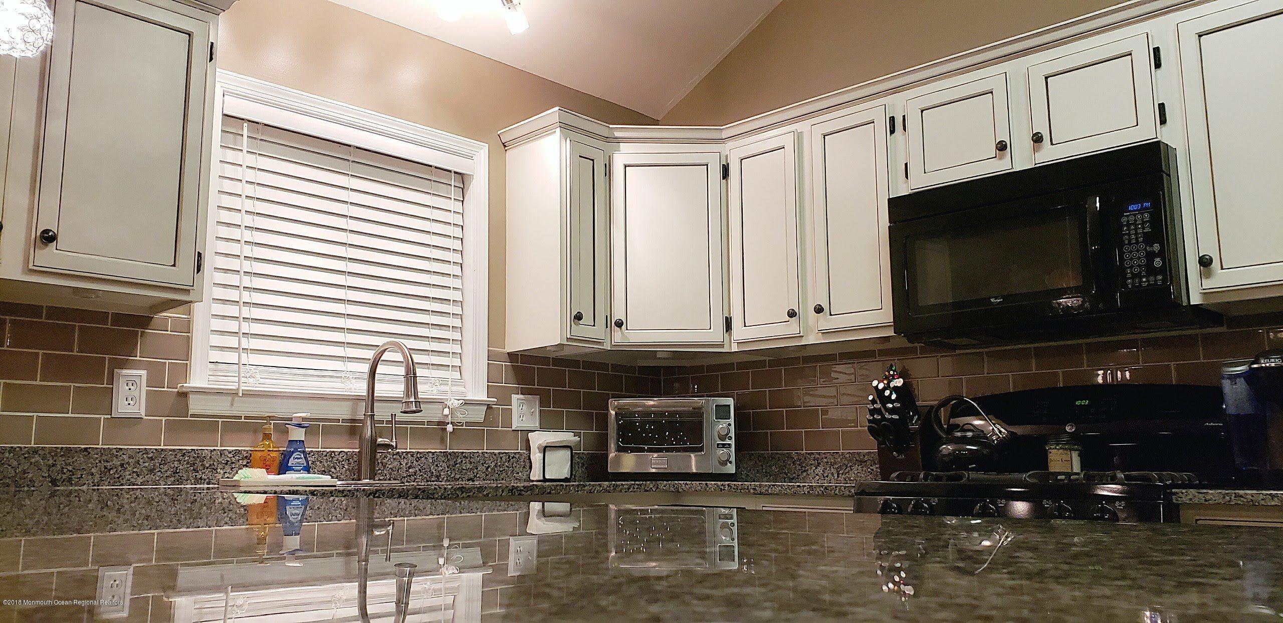 112 Ahoy Road Manahawkin, NJ 08050 - Photo 5 of 37 kitchen