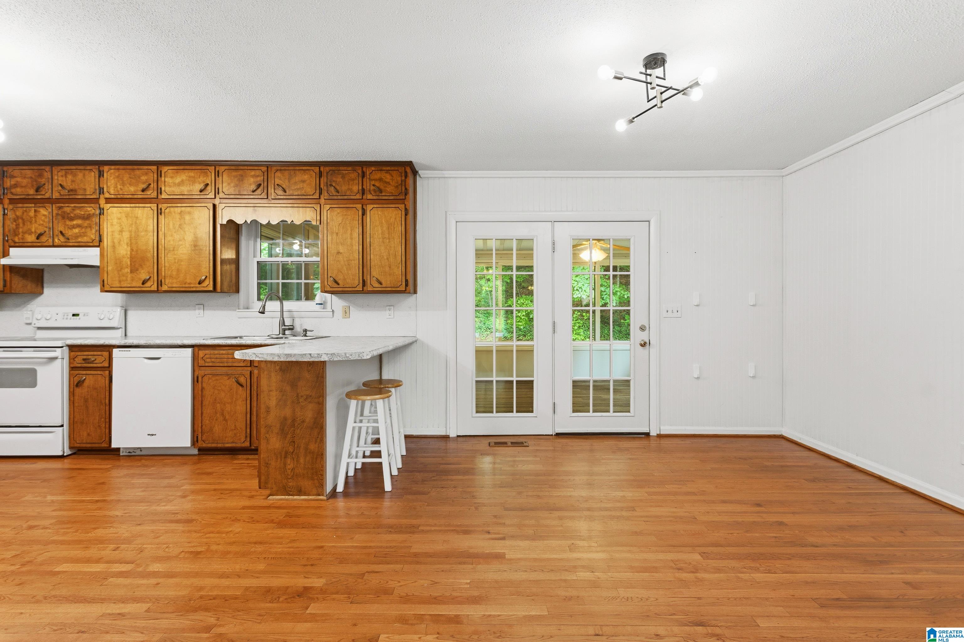 215 Oak Ridge Drive Oneonta, AL 35121 - Photo 10 of 36