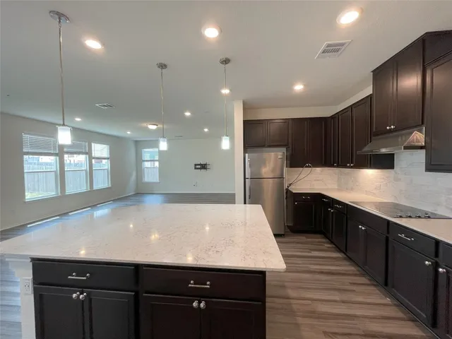 $2,695 | 541 Ayinger Lane, Austin, TX 78728