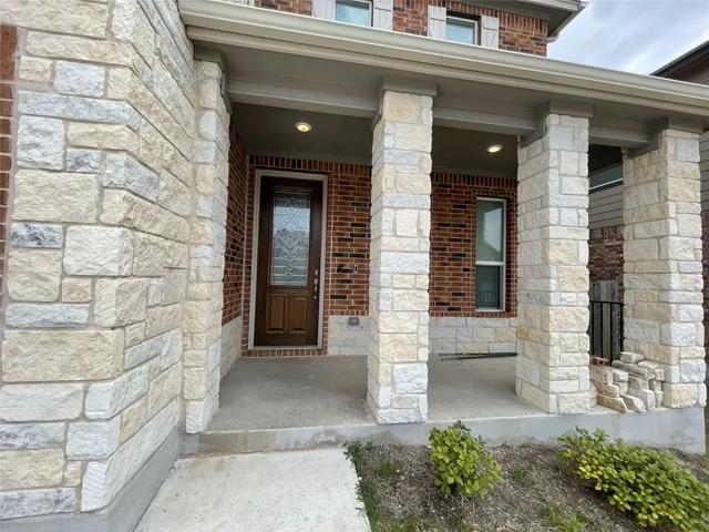 $2,695 | 541 Ayinger Lane, Austin, TX 78728