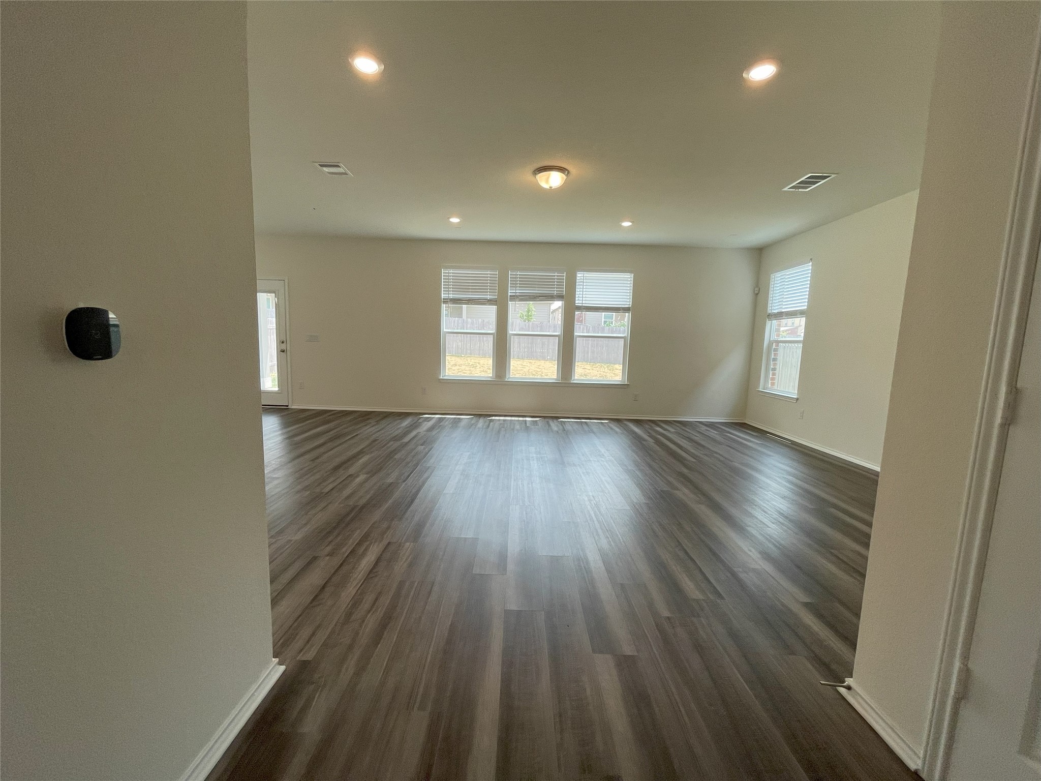 541 Ayinger Lane Austin, TX 78728 - Photo 7 of 34