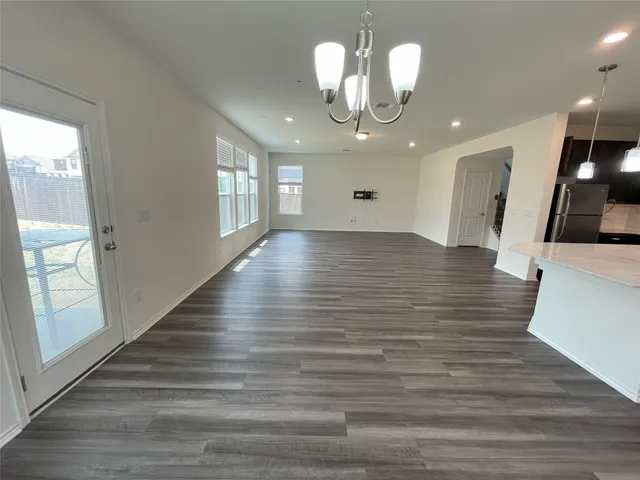 $2,695 | 541 Ayinger Lane, Austin, TX 78728