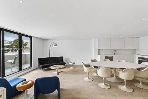 $559,900 | 1800 Collins Avenue, Unit 5E, Miami Beach, FL 33139