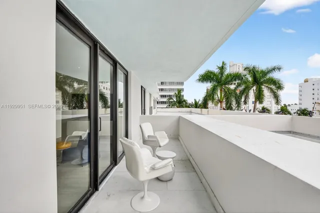 $559,900 | 1800 Collins Avenue, Unit 5E, Miami Beach, FL 33139