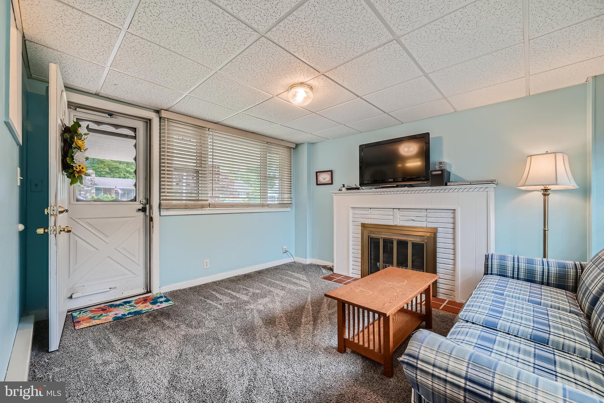4244 Darleigh Road Nottingham, MD 21236 - Photo 8 of 38 Enjoy this flexible space!