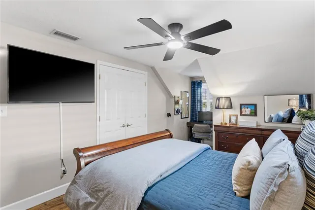 a view of a workspace with furniture