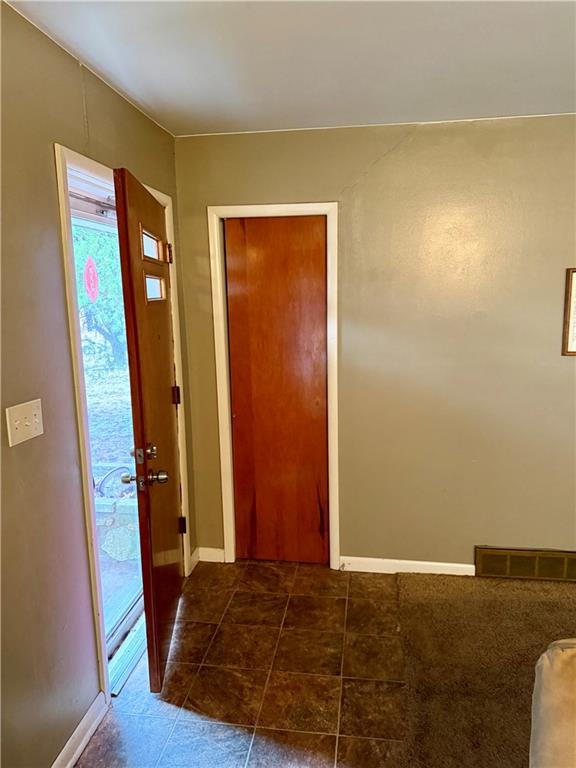 609 South Ridge Street Yates Center, KS 66783 - Photo 5 of 54