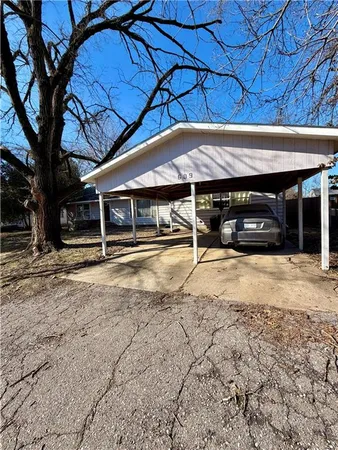 $107,000 | 609 South Ridge Street, Yates Center, KS 66783