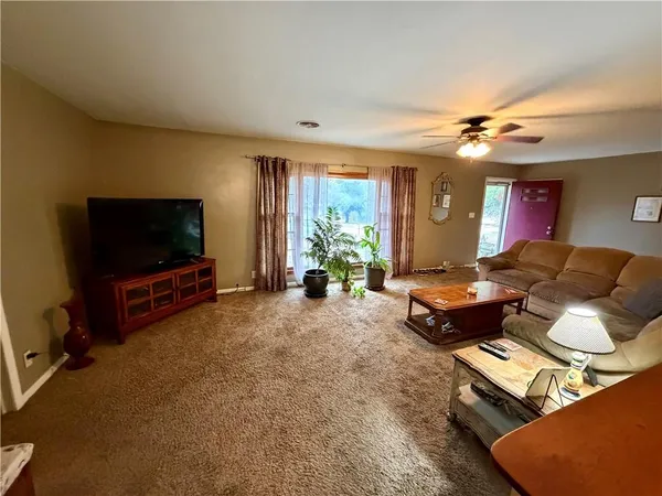 $107,000 | 609 South Ridge Street, Yates Center, KS 66783