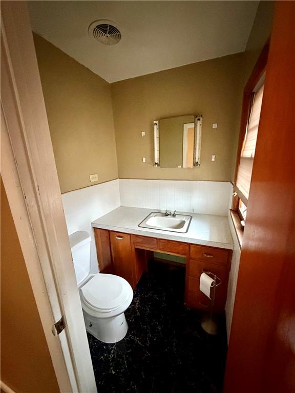 609 South Ridge Street Yates Center, KS 66783 - Photo 9 of 54