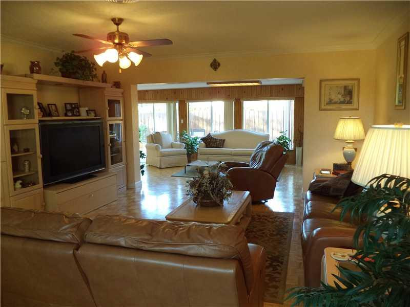 2083 North Conference Drive Boca Raton, FL 33486 - Photo 3 of 20 Den/Family/Great Room