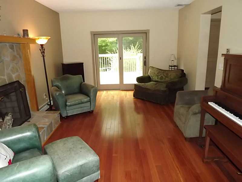 27 Rogler Farm Road Smithfield, RI 02917 - Photo 5 of 25 Living Room.