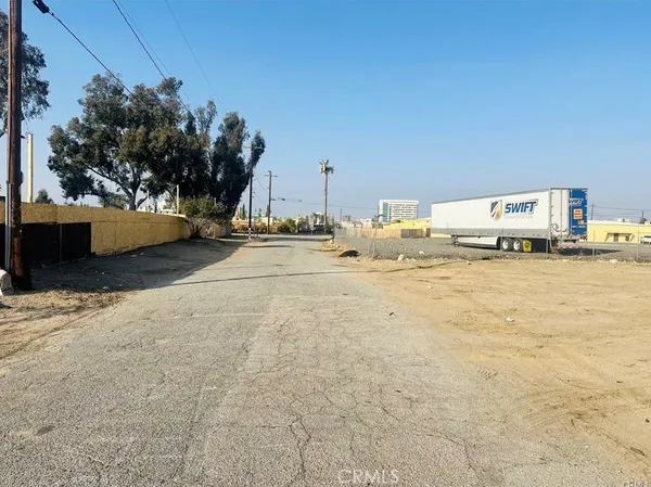 $295,000 | 323 South Mayfield Avenue, San Bernardino, CA 92408