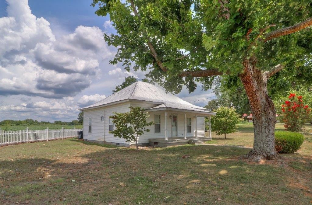 86 Oak Grove Road Decherd, TN 37324 - Photo 1 of 37