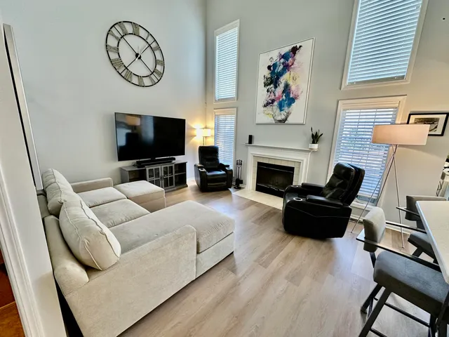 $419,900 | 1737 Woodland Drive, Geneva, WI 53147