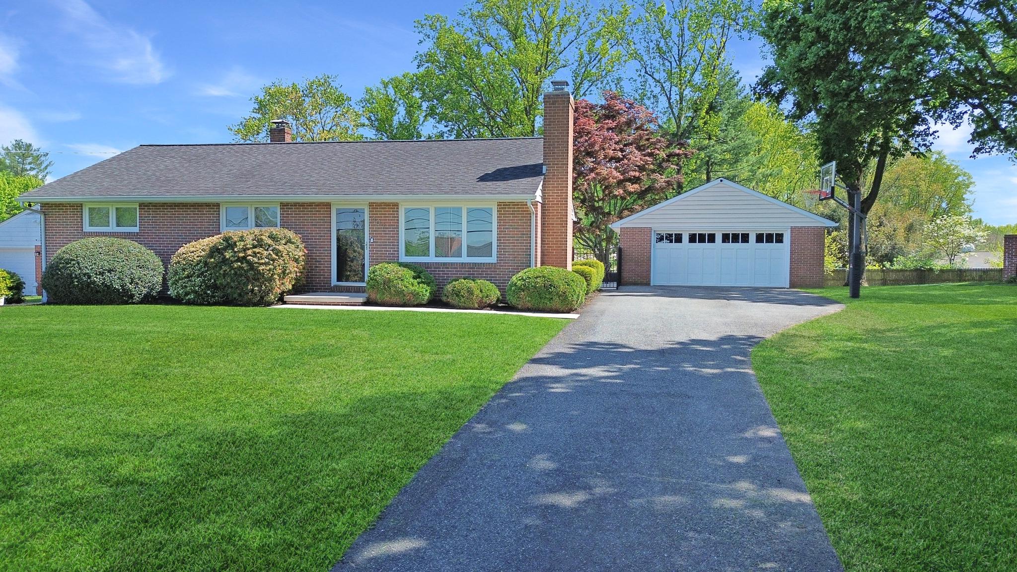 Welcome to 407 Plumtree Rd