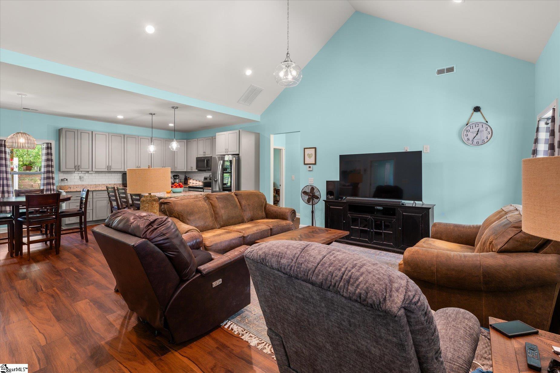 67 Sawblade Ridge Marietta, SC 29661 - Photo 3 of 33